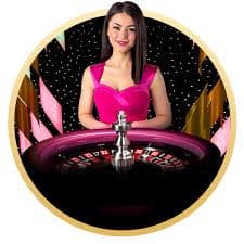 Tampilan studio live Infinite Blackjack dengan dealer profesional dan kartu standar industri